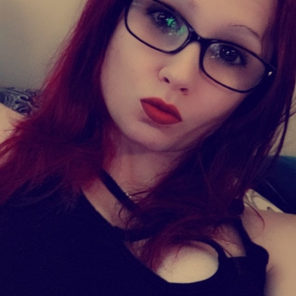 Meet your Posher, Amy - Picture 2 of 3